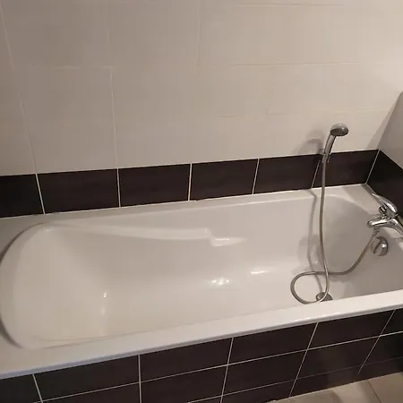 Apartment Beau Neuf + Parking Et Velo Gratuit *