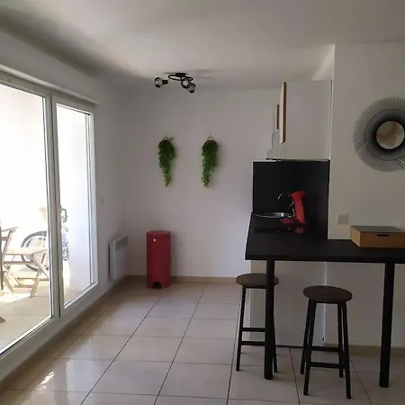 Beau Neuf + Parking Et Velo Gratuit *